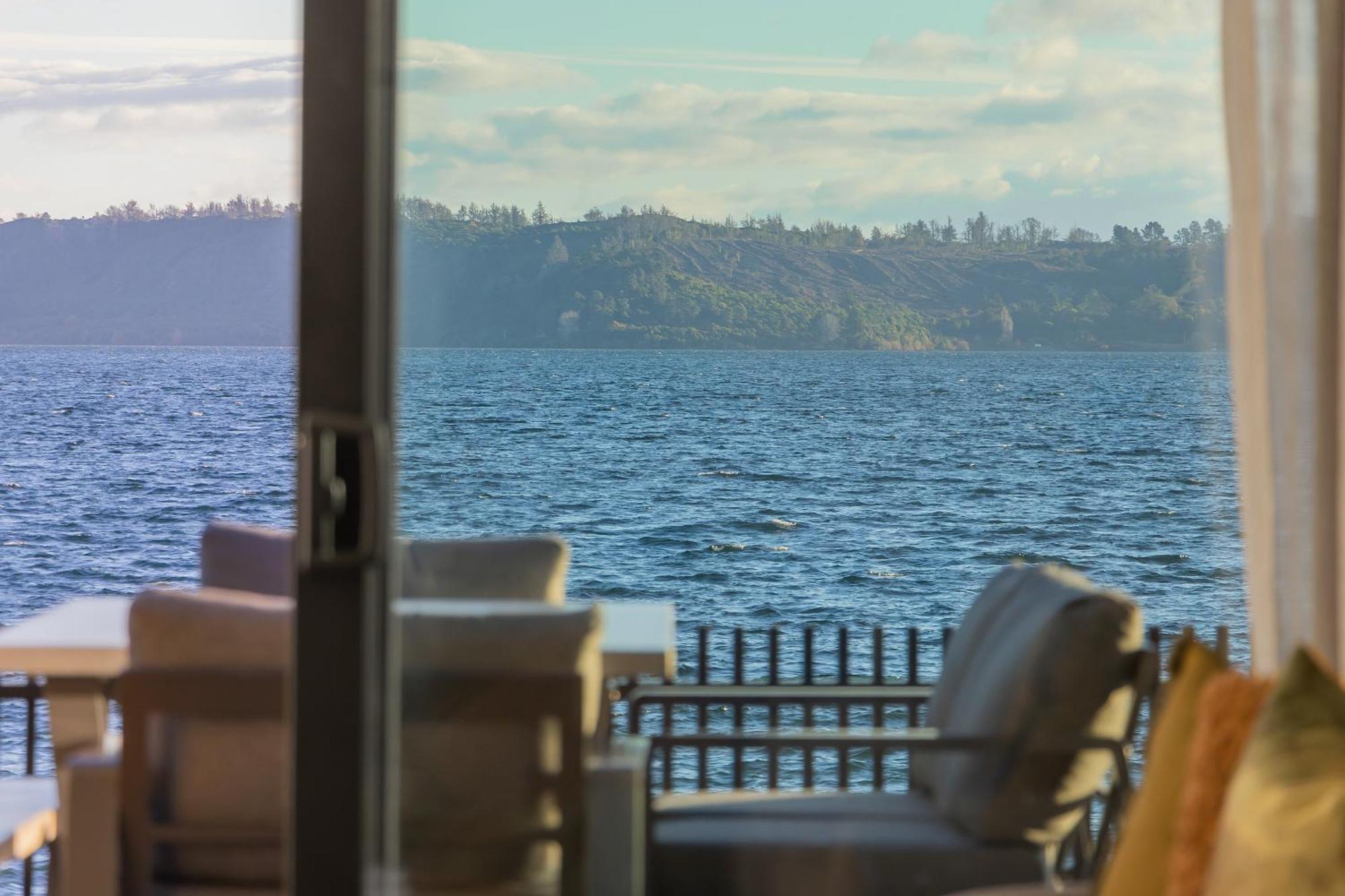 Absolute Lakefront House Lac Lac Taupo Extérieur photo